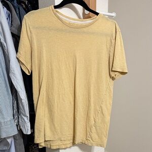 Banana Republic Pale Yellow Short Sleeve Crewneck Tee